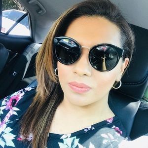 Meet your Posher, Miriam